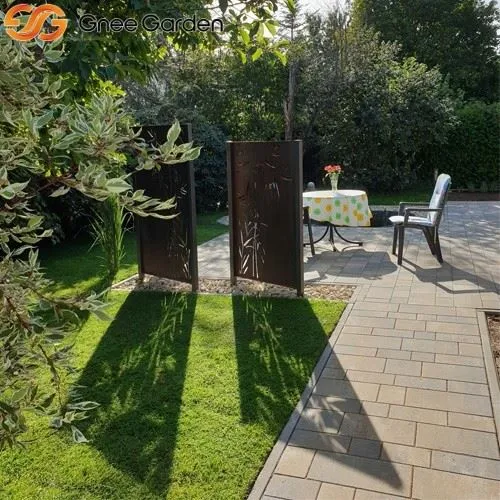 Chic Corten Screen with Bamboo-like Carving