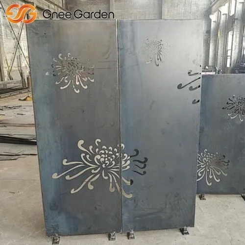 Corten Screen Decorated with Chrysanthemums