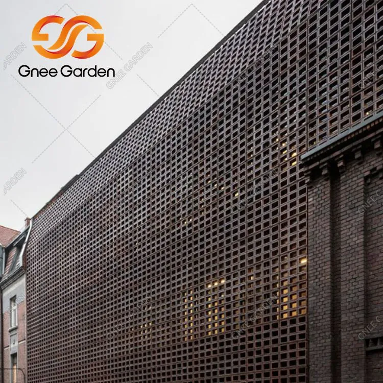 स्टेनलेस स्टील की दीवार